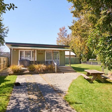 Accommodation Fiordland The Bach - One Bedroom Cottage At 226B Milford Road Te Anau Eksteriør bilde