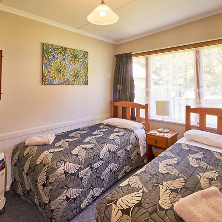 Accommodation Fiordland The Bach - One Bedroom Cottage At 226B Milford Road Te Anau Eksteriør bilde