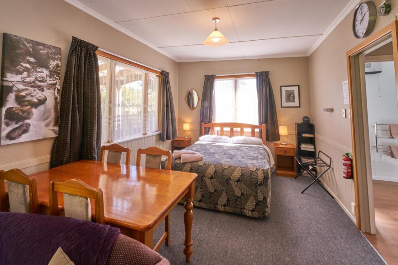Accommodation Fiordland The Bach - One Bedroom Cottage At 226B Milford Road Te Anau Eksteriør bilde