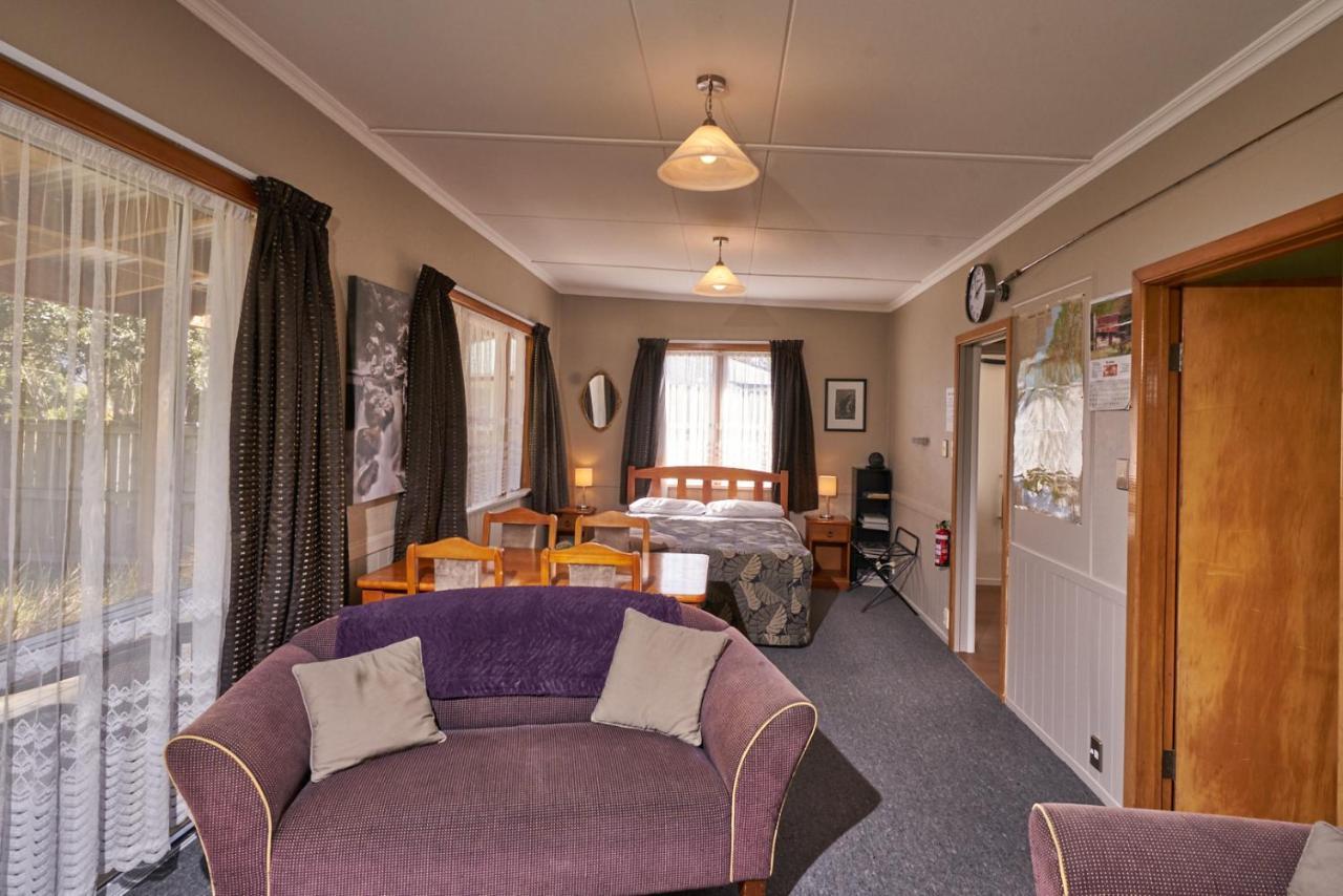 Accommodation Fiordland The Bach - One Bedroom Cottage At 226B Milford Road Te Anau Eksteriør bilde