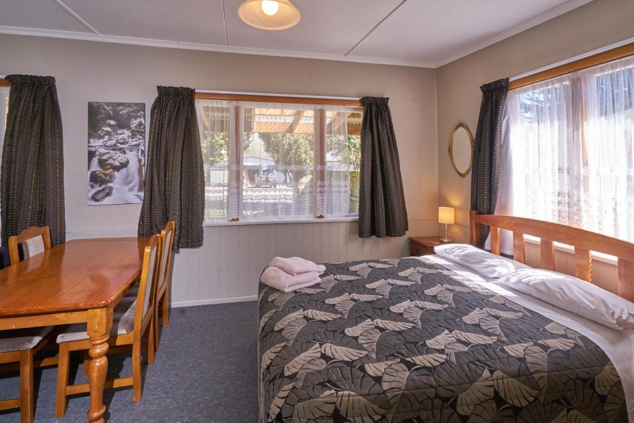 Accommodation Fiordland The Bach - One Bedroom Cottage At 226B Milford Road Te Anau Eksteriør bilde